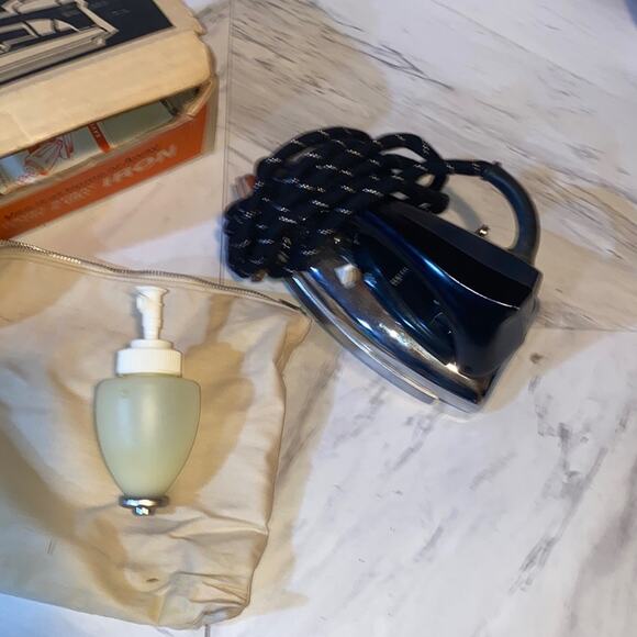 GE Travel Spray Steam & Dry Vintage Iron F47 - Picture 7 of 14